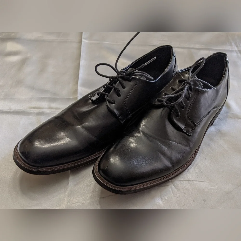 Unlisted by Kenneth Cole this pair